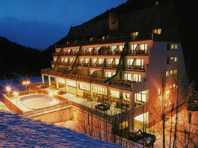 Hotel Šumava v Kašperských horách zevnitř. Luxusní ubytování pro sportovce, policii i špičky justice