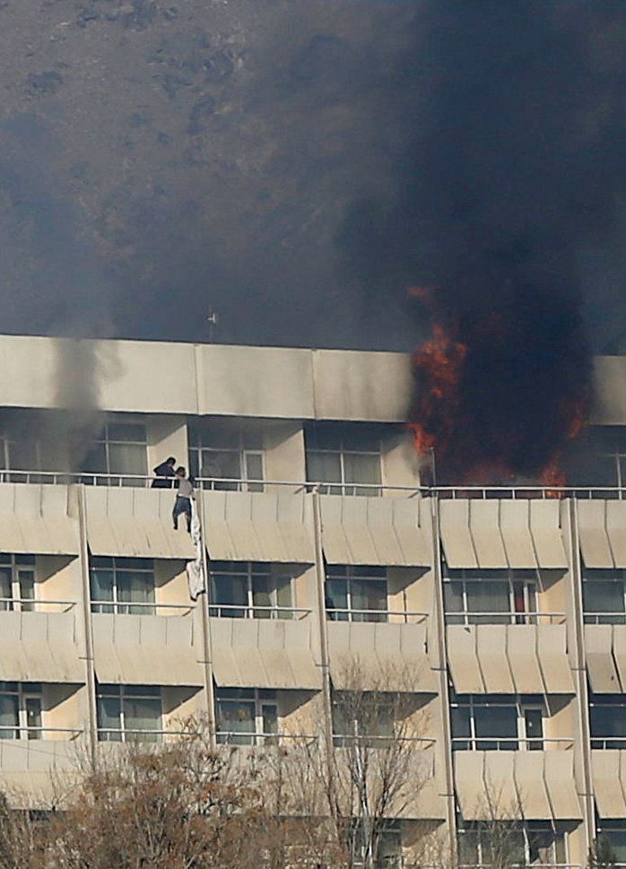 Při útoku na hotel v Kábulu zemřelo 18 civilistů