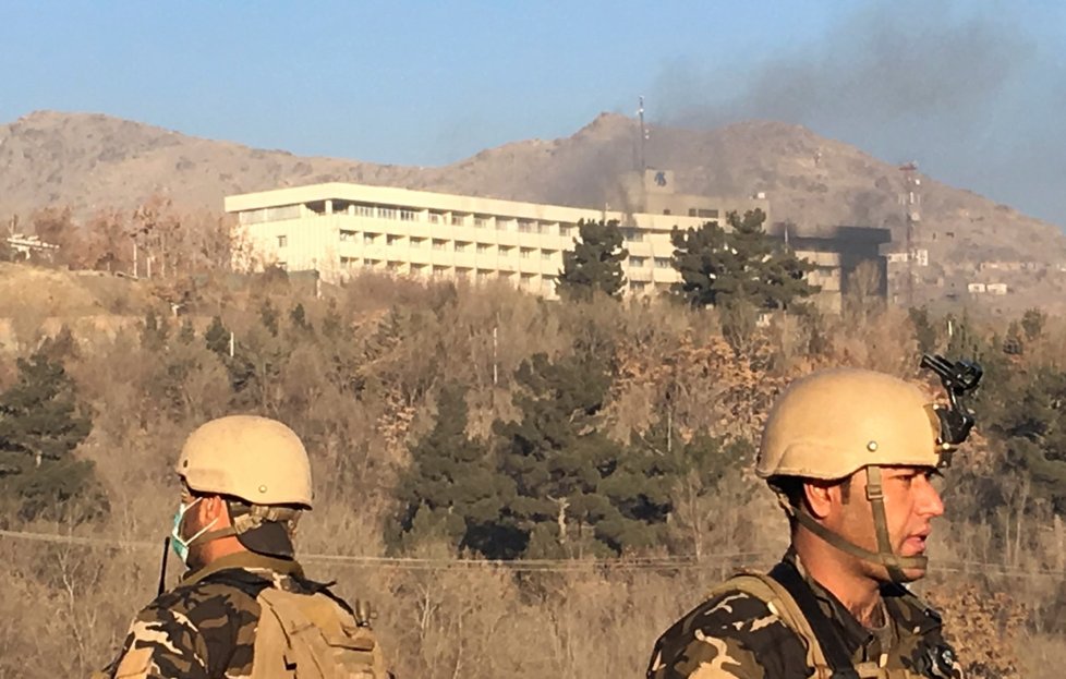 Při útoku na hotel v Kábulu zemřelo 18 civilistů