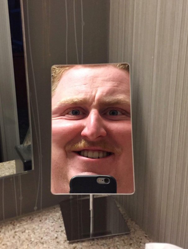 Nejhorší věci, na které můžete narazit v hotelech: Zrcadlo, které vyděsí.