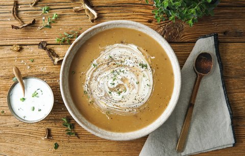 Houbová polévka: Máte ve spíži sušené houby? Zkuste tento recept "co dům dal"
