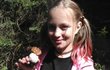 Elizabeh (9) houbařila s babičkou na Šumavě a našla výstavní pravý hřib!