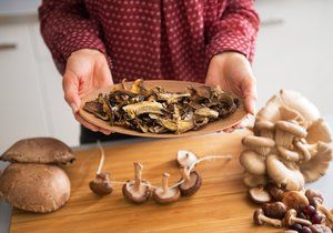 Některé houby se v poslední době dostávají do pozornosti lidí zabývajících se svým zdravím. Jejich léčivé účinky jsou známy již tisíce let, až v posledních letech je potvrdily i vědecké výzkumy.