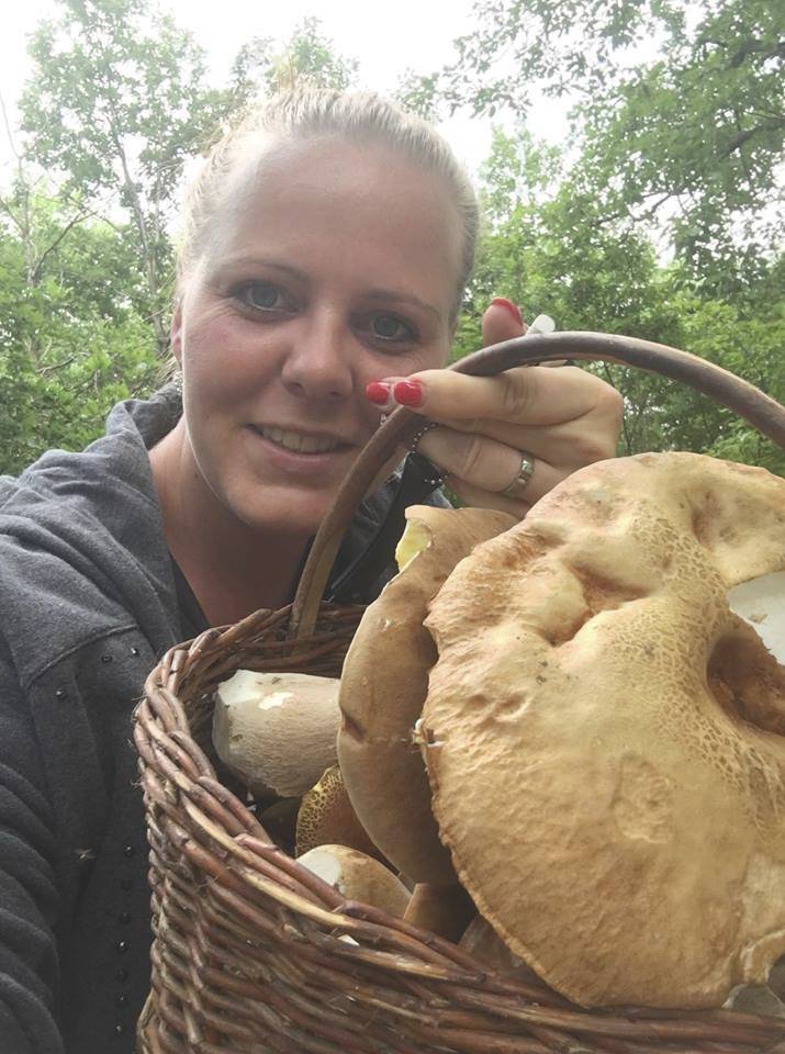 Lucie Ošlejšková ze Soběsuk neodolala a jako důkaz, že rostou, si pořídila s úlovkem selfie.