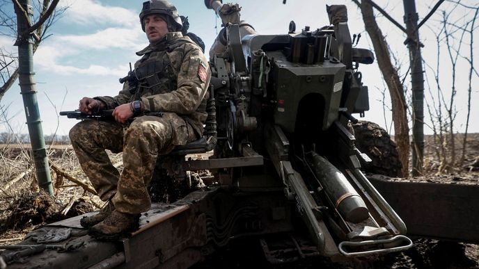 České firmy jednají s Ukrajinou o společném podniku na výrobu dělostřelecké munice ráže NATO 155 milimetrů, které má ukrajinská armáda (na snímku) akutní nedostatek.