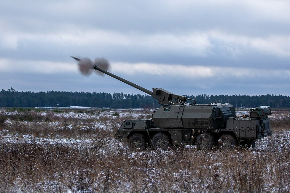 Houfnice Zuzana 2 2. mechanizované brigády slovenské armády na cvičení NATO (30. 11. 2021).