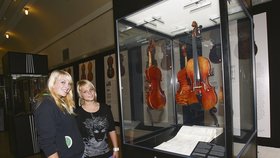 V Praze vystavují nejvzácnější housle světa