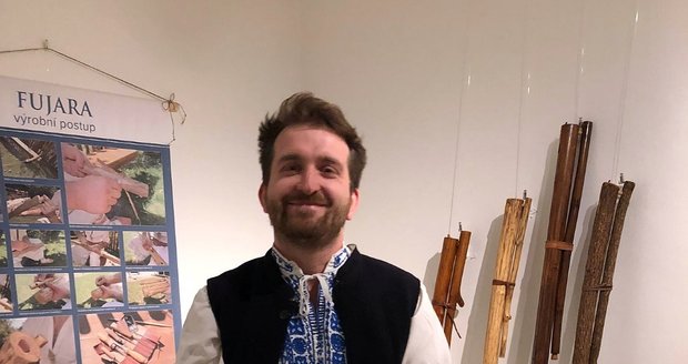 Miroslav Puczok (30) z Havířova nyní vystavuje svoje nástroje v Muzeu Trojmezí v Jablunkově.