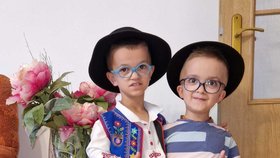 Osmiletý Míša se svým slovenským kamarádem Filípkem, který trpí stejným genetickým onemocněním.