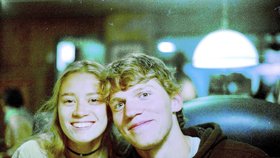 Útok střelce na univerzitě v USA má smutného hrdinu. Jednadvacetiletý Riley Howell zabránil ještě většímu masakru svým hrdinským činem, při němž svalil a zdržel vraha. (5. 5. 2019)