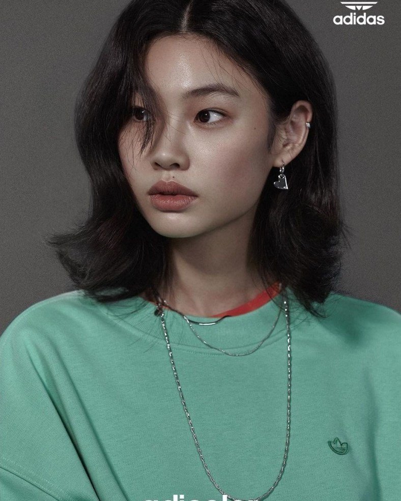 Modelka a herečka HoYeon Jung