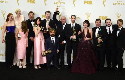 John Snow, Lannister, Stark. Hra o trůny získala cenu Emmy za nejlepší seriál roku