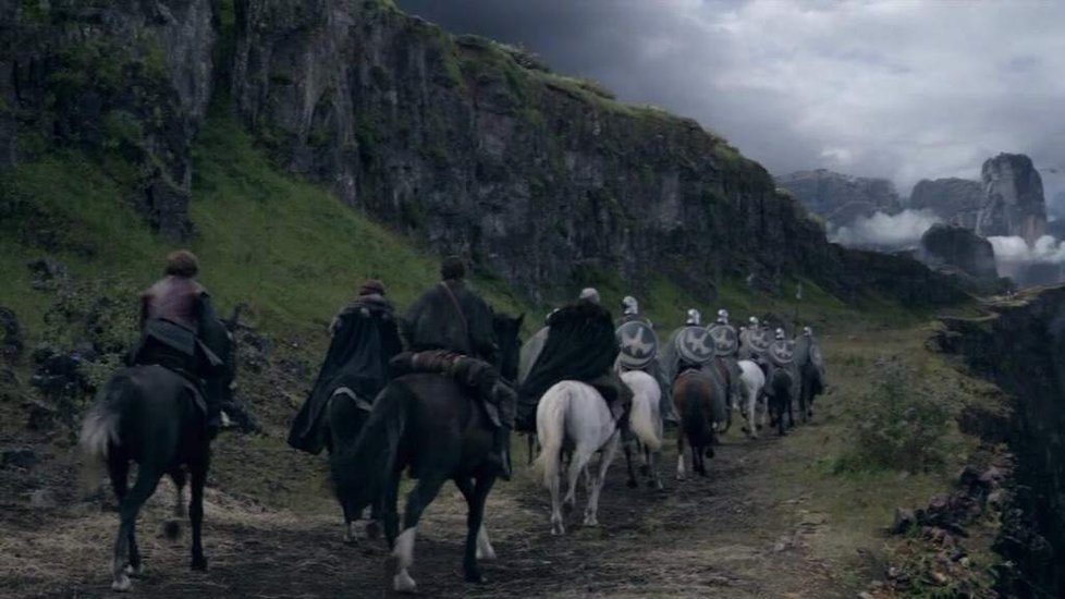 Průsmyk u Orlího hnízda (Eyrie) se natáčel v islandském národním parku Þingvellir nedaleko Reykjavíku.