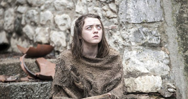 Maisie Williams jako Arya Stark v seriálu Hra o trůny.