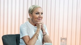Zpěvačka Bára Basiková promluvila v Hráčích otevřeně o svém životě. Na jaké období vzpomíná nerada? Její dráhu zpěvačky, matky i manželky mapuje dokument Heleny Třeštíkové.