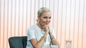 Zpěvačka Bára Basiková promluvila v Hráčích otevřeně o svém životě. Na jaké období vzpomíná nerada? Její dráhu zpěvačky, matky i manželky mapuje dokument Heleny Třeštíkové.