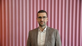 Generální ředitel Českých drah Michal Krapinec v Hráčích naznačil jak vysoký má plat, i že se bude na dráze možná zdražovat opět jízdné.