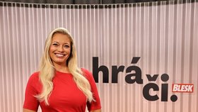 Lucie Borhyová promluvila v Hráčích o zamýšleném odchodu z Novy, o výchově dětí, o plánech až nebude v televizi. Nebo o zklamání z politické kariéry její maminky.