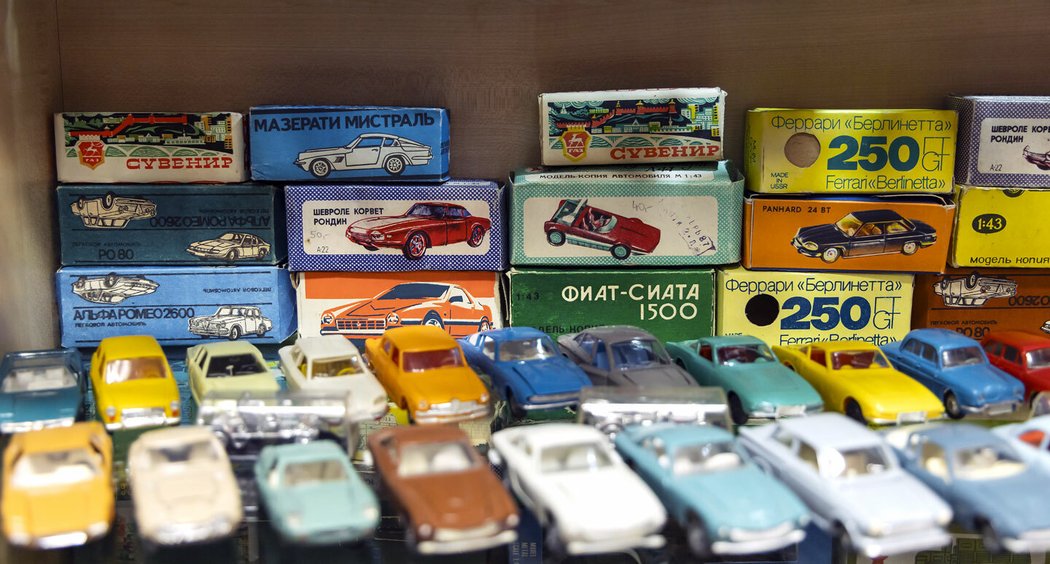 Modýlky západních aut, vyrobených v sovětské licenci