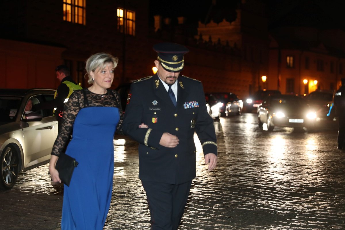 Hosté slavnostního ceremoniálu 28. října a jejich příjezd na Hrad