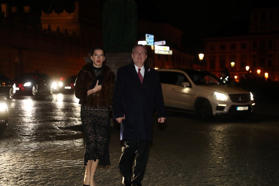 Hosté slavnostního ceremoniálu 28. října a jejich příjezd na Hrad