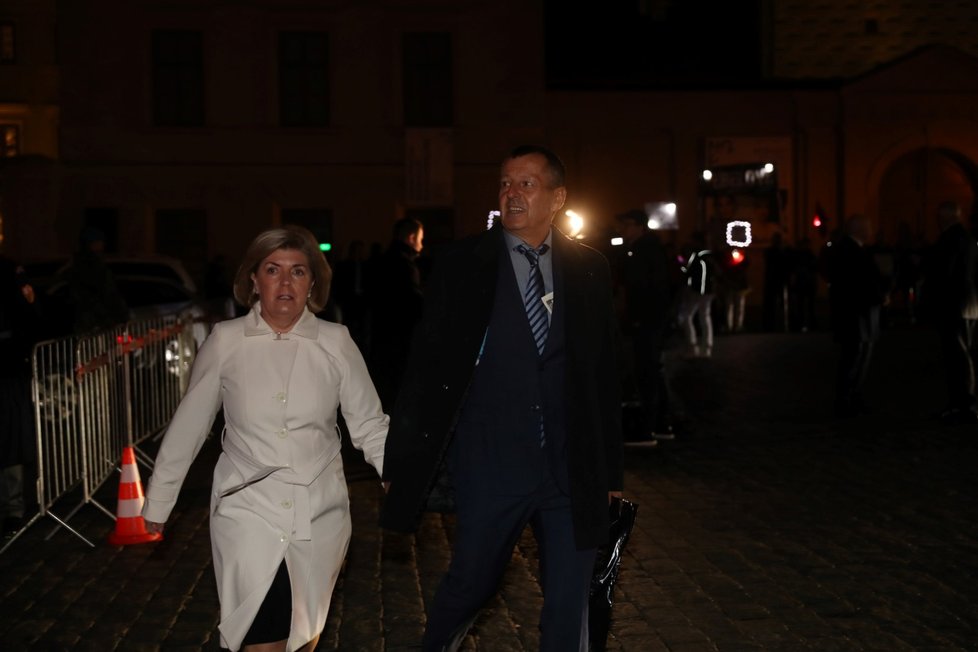 Hosté slavnostního ceremoniálu 28. října a jejich příjezd na Hrad