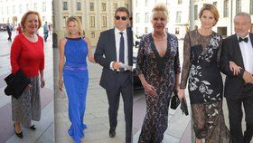 Galavečer na Hradě: Ivana Trump s hlubokým výstřihem, Ivana Gottová v krajce a balerínách 