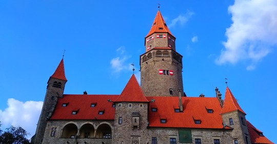 Krásy střední Moravy: Hrad s nacistickou minulostí nebo jeskynní komplexy