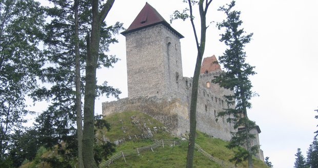 Město Kašperské Hory na Šumavě se může pochlubit především hradem Kašperk, gotickým kostelem a několika muzei.