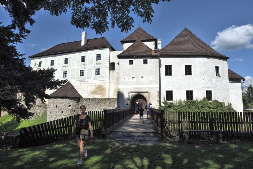 Na Nových Hradech si prohlédnete, jak bydlel správce hradu, lékárník a další zaměstnanci.