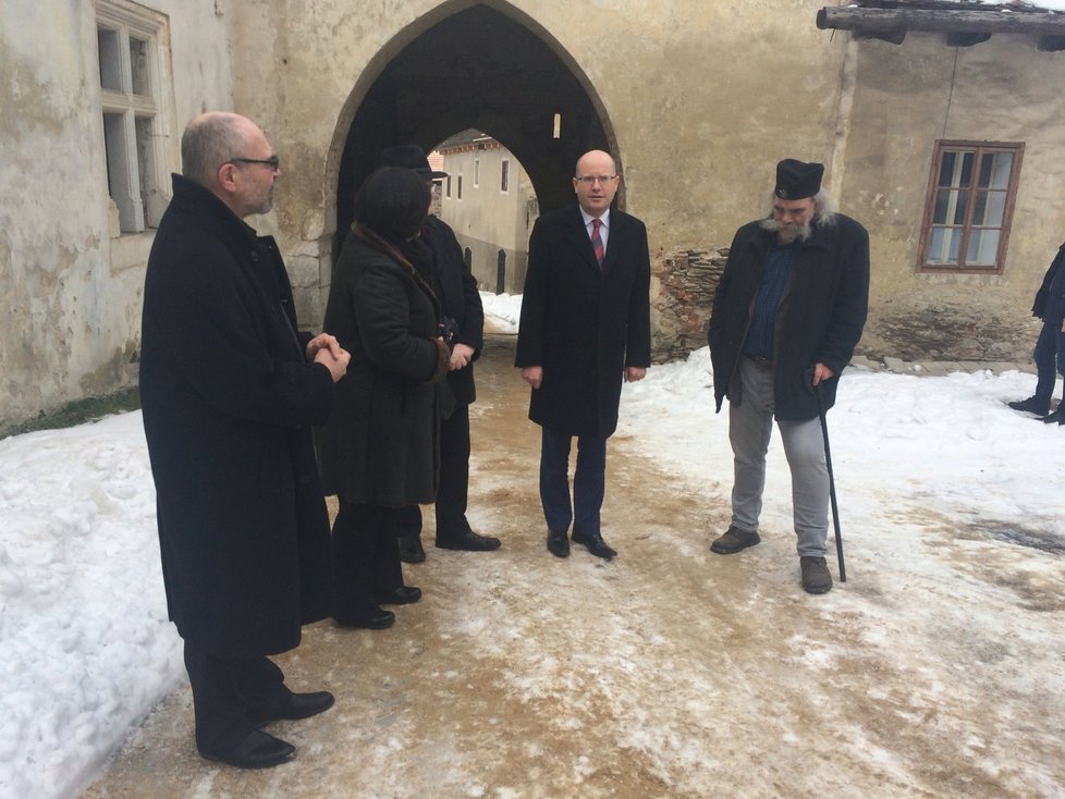 Na hrad Pernštejn přijeli premiér Bohuslav Sobotka i ministr kultury Daniel Herman.