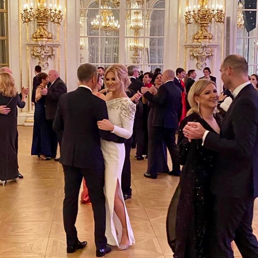 Hradní ples tak, jak si ho zaznamenala a užila manželka premiéra Monika Babišová.