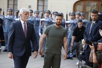 Zelenskyj v Praze: Prezident Pavel ho přivítal na Pražském hradě!