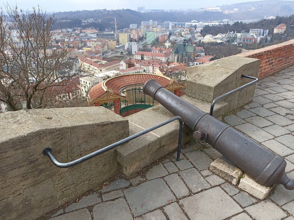 Unikátní výstava militárií potrvá na hradě Špilberku do letošního 31. prosince.