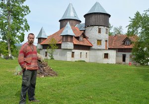 Martin Zeman si plní svůj dětský sen, a spojení Můj dům, můj hrad mění ve skutečnost