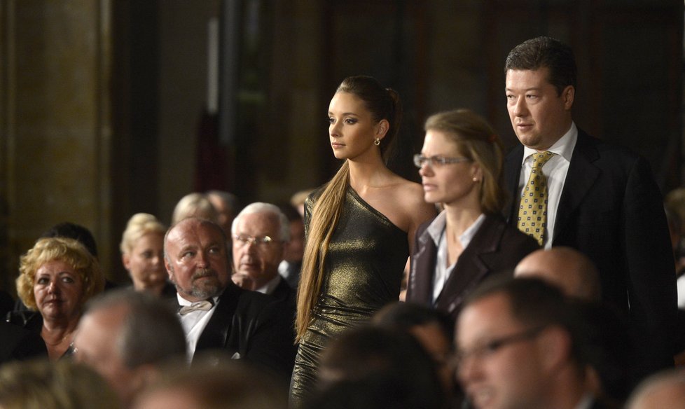 Ceremoniál na Hradě si nenechal ujít ani Tomio Okamura, kterého doprovodila partnerka Monika Talašová