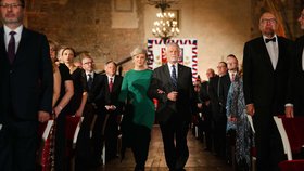 Předávání státních vyznamenání na Hradě: Prezident Petr Pavel s chotí Evou (28.10.2025)