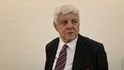 Přibližně dva a půl tisíce osobností z politiky, kultury i veřejného života dorazilo na Pražský hrad na tradiční večírek, který následoval po slavnostním udílení státních řádů a medailí. Přibližně dva a půl tisíce osobností z politiky, kultury i veřejného života dorazilo na Pražský hrad na tradiční večírek, který následoval po slavnostním udílení státních řádů a medailí.