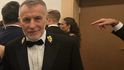 Přibližně dva a půl tisíce osobností z politiky, kultury i veřejného života dorazilo na Pražský hrad na tradiční večírek, který následoval po slavnostním udílení státních řádů a medailí. Přibližně dva a půl tisíce osobností z politiky, kultury i veřejného života dorazilo na Pražský hrad na tradiční večírek, který následoval po slavnostním udílení státních řádů a medailí.