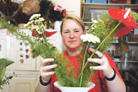 Květinářka Adéla Maierová se starala čtyři roky o zeleň v Lánech, na Hradě pracuje dva roky