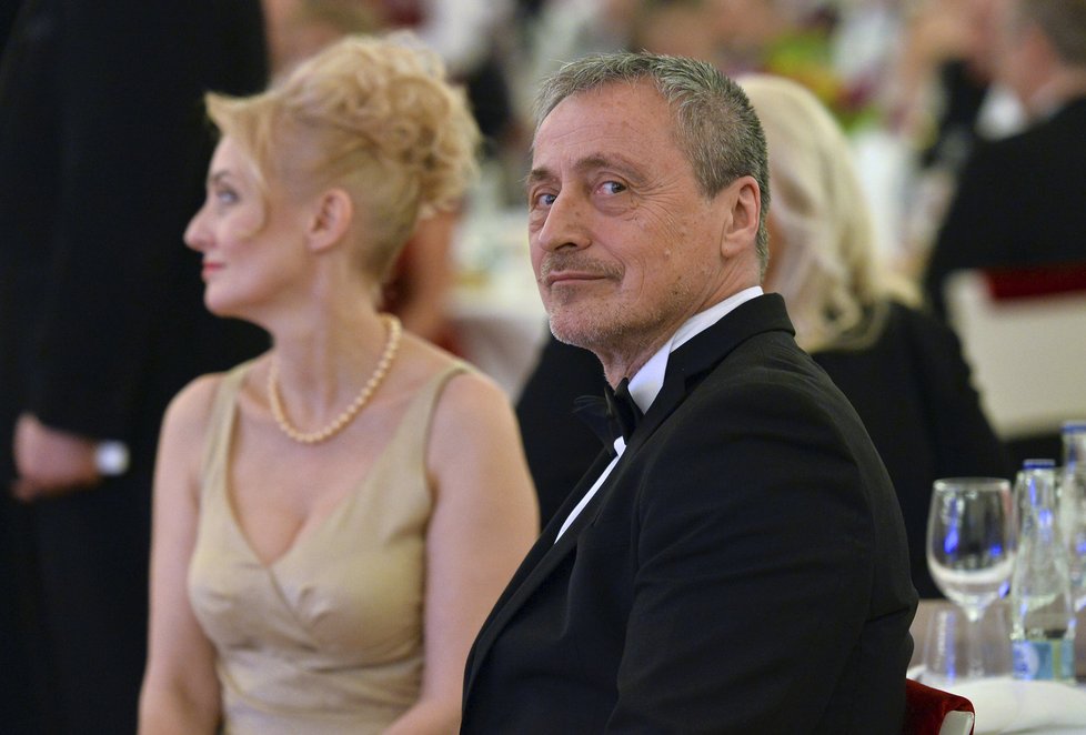Ples na Hradě: Ministr obrany Martin Stropnický s ženou Veronikou Žilkovou