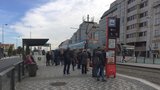 Tramvaje se na Hradčanskou vrátily už v sobotu. Oprava trati se zkrátila o dva dny
