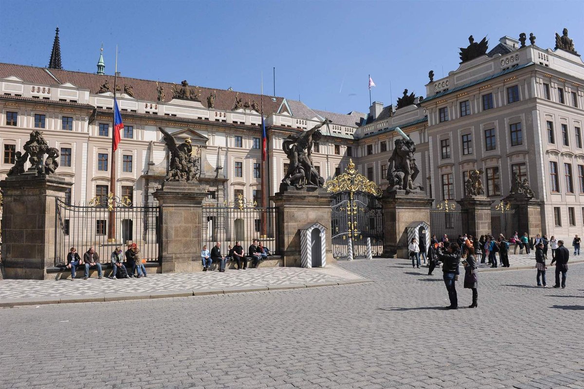 Hradčany, pražský hrad, Matyášova brána, Prahamě