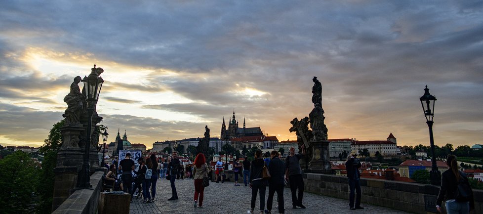 Takový západ slunce nám musí závidět všude na světě.