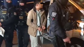 Soud v H. Králové poslal do vazby cizince, který podle policie útočil v pátek v obchodním centru.