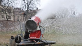 V Olešnici začali se zasněžováním. Od pátku bude »sněžit« i ve Filipově údolí. V Němčičkách už můžete na umělý povrch.