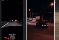 Zlatá mládež se sešla na tunningovém srazu v Hradci: Při driftování málem ohrozili autobus!