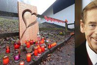 9 let od smrti Havla: Svíčky na Hrádečku, průvod na Hrad s Kocábem a Horáčkem i mše