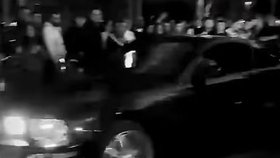 Tragédie na tuningovém srazu. Mustang vletěl do lidí.