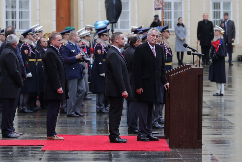 Prezident Zeman při slavnostním aktu ke 100letému výročí Hradní stráže, 7. 12. 2018